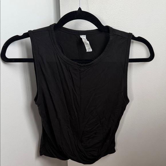 ALO Yoga Tops - ALO Yoga Black Muscle Tee